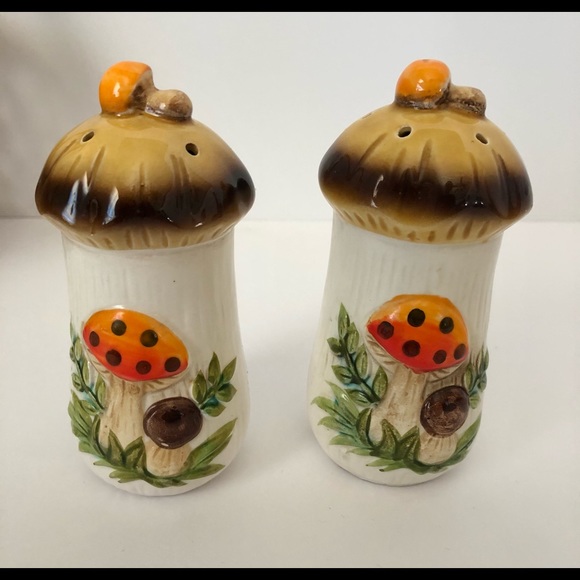 Vintage 1978 Merry Mushroom salt & pepper shakers - Picture 2 of 10